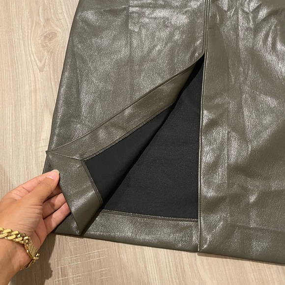 ELIE ELIE TAHARI OLIVE FAUX LEATHER SKRIT SIZE 4 - Picture 3 of 8
